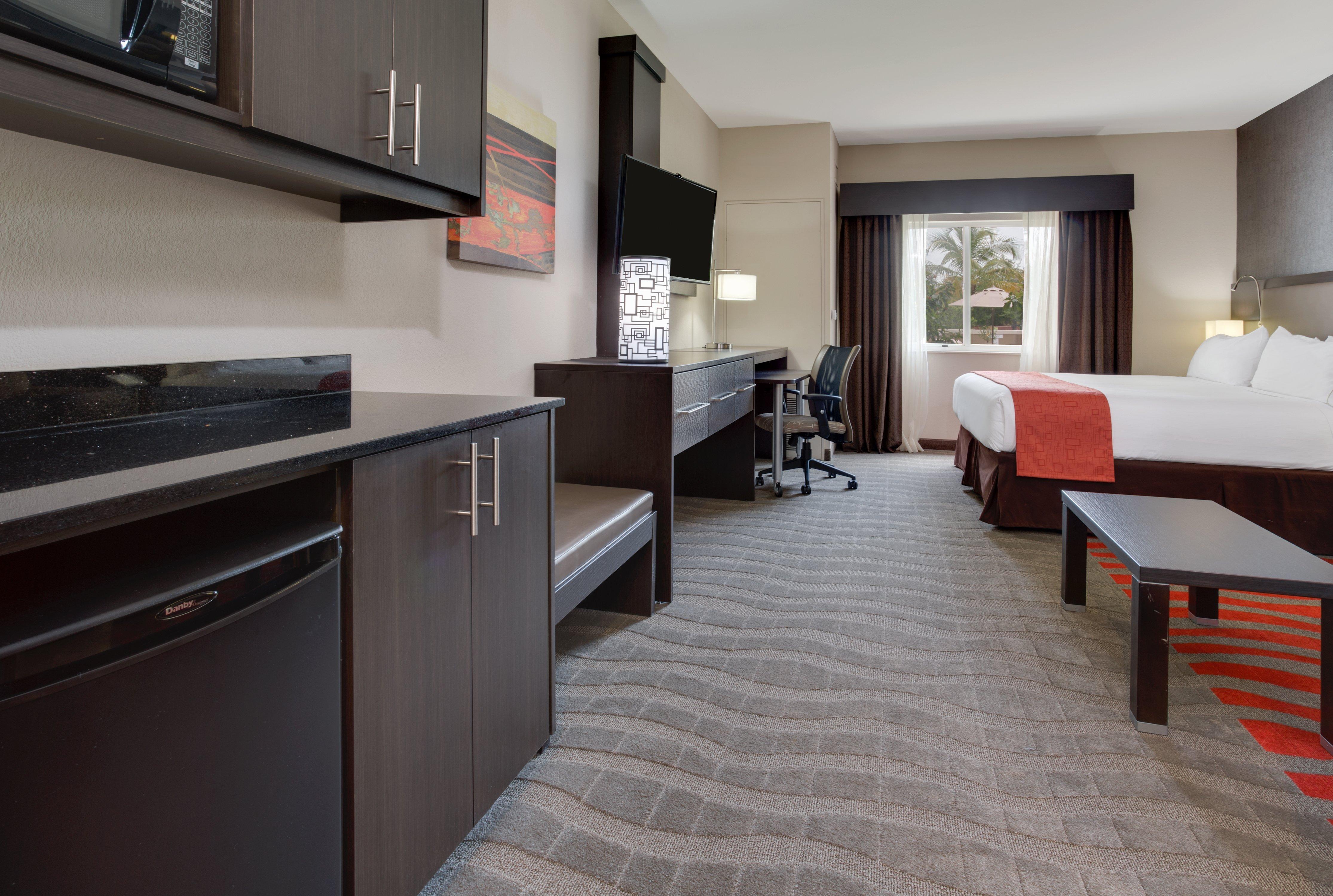 Holiday Inn Express & Suites Naples Downtown - 5Th Avenue, An Ihg Hotel Extérieur photo